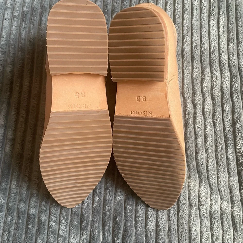 Nisolo Eva Everyday Chelsea Boots Size 8.5 Almond Brown Leather